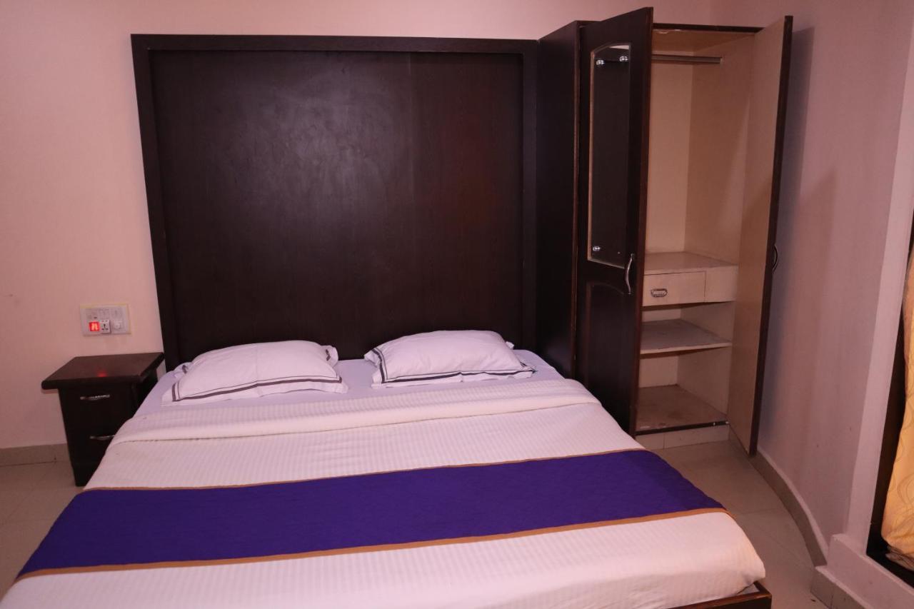 Smilestay Bns Lodge Bangalore Exteriör bild