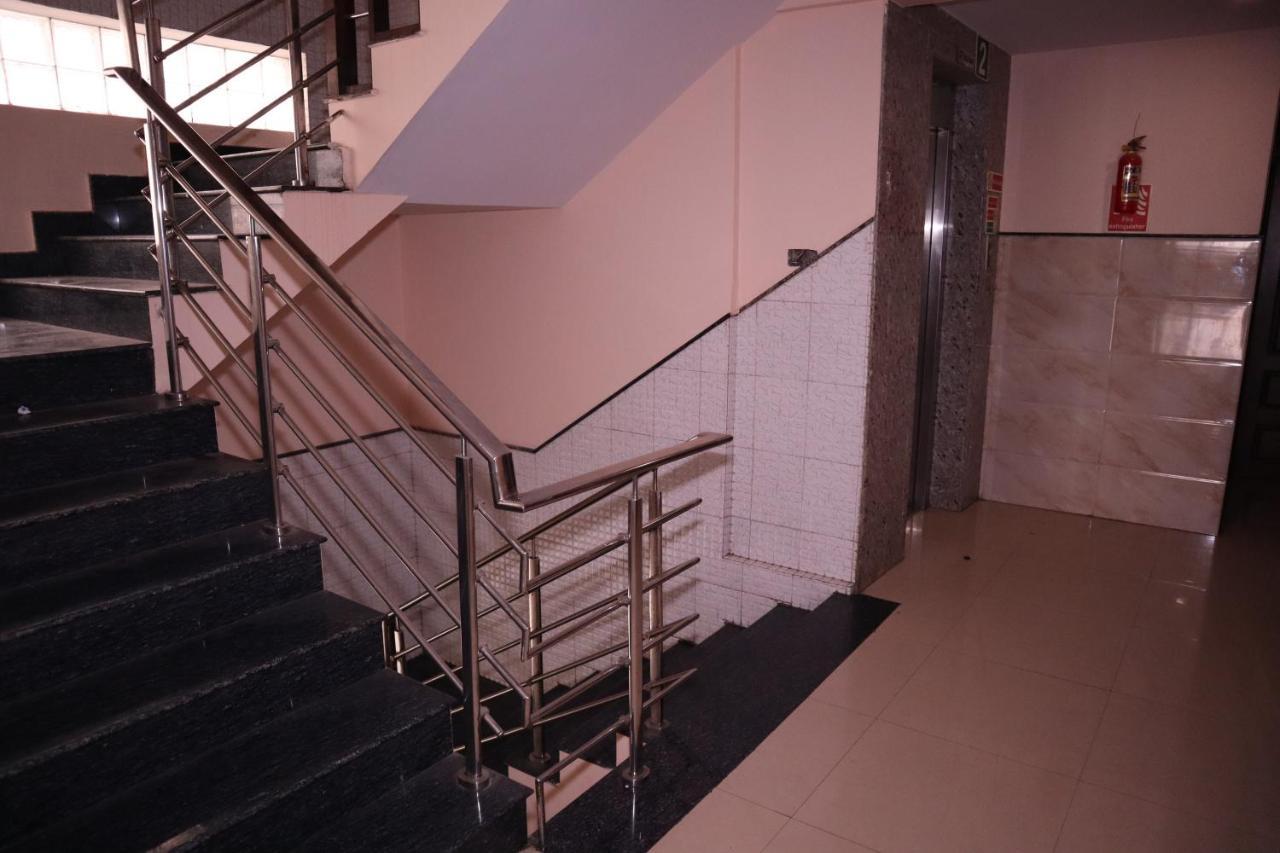 Smilestay Bns Lodge Bangalore Exteriör bild